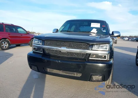 2003 Chevrolet Avalanche 1500 из США, поврежденный, VIN 3GNEC13T13G309461
